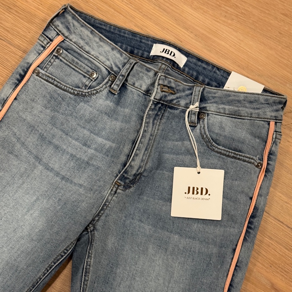 NWT JBD Just Black Denim DP391, Skinny with Contrast Side Seam, Size 29